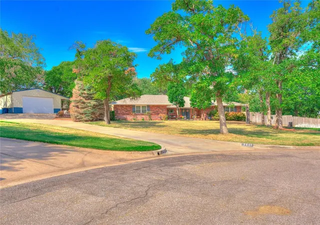 Photo 1 of Single family home for sale at 3401 Carriage Way, Edmond, OK 73013 | MLS# 1250731 | Listing updated on 2026-10-07