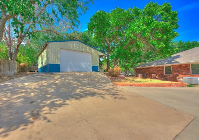 Photo 2 of Single family home for sale at 3401 Carriage Way, Edmond, OK 73013 | MLS# 1250731 | Listing updated on 2026-10-07