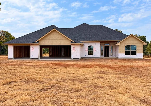 Photo 1 of Single family home for sale at 29189 Apache Dr, Mc Loud, OK 74851 | MLS# 1250734 | Listing updated on 2026-09-25