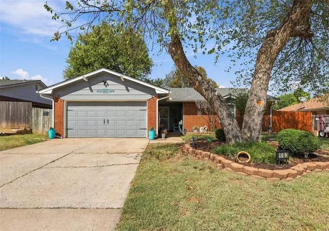 Photo 1 of Single family home for sale at 11613 Lochwood Dr, Yukon, OK 73099 | MLS# 1250737 | Listing updated on 2026-09-24