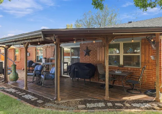 Photo 3 of Single family home for sale at 11613 Lochwood Dr, Yukon, OK 73099 | MLS# 1250737 | Listing updated on 2026-09-24