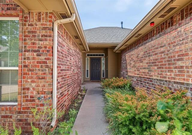 Photo 1 of Single family home for sale at 15601 Traditions Dr, Edmond, OK 73013 | MLS# 1250743 | Listing updated on 2026-09-25