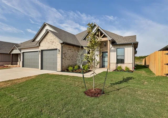 Photo 3 of Single family home for sale at 1813 Aminas Way, Yukon, OK 73099 | MLS# 1250744 | Listing updated on 2026-09-25