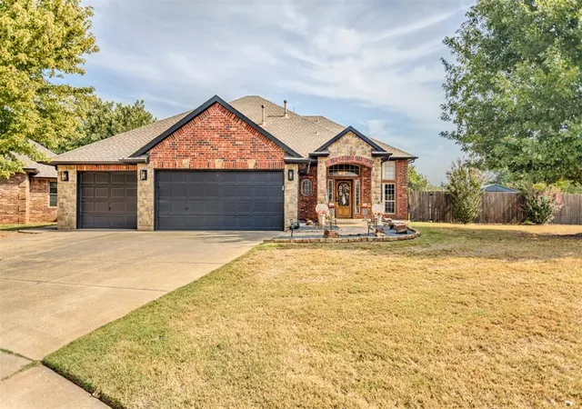 Single family home for sale at 531 W Alamo Ct Way, Mustang, OK 73064 | MLS# 1250745