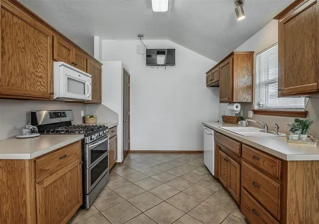 Photo 3 of Single family home for sale at 2805 Se 95th Street, Oklahoma City, OK 73160 | MLS# 1250753 | Listing updated on 2026-09-25