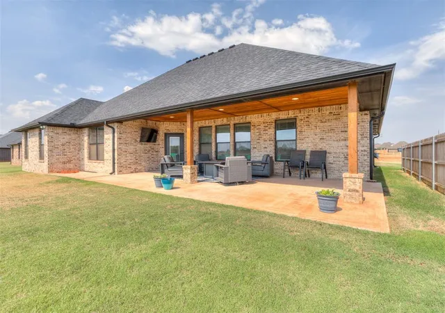 Photo 4 of Single family home for sale at 2214 W Cole Dr, Mustang, OK 73064 | MLS# 1250755 | Listing updated on 2026-09-26