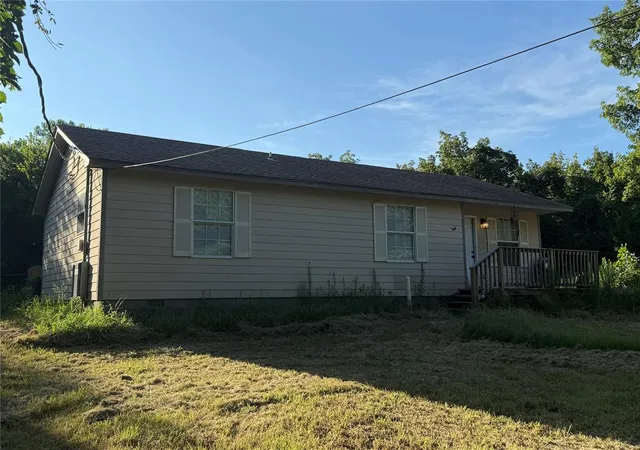 Photo 1 of Single family home for sale at 25 Antler Blvd, Mc Loud, OK 74851 | MLS# 1250756 | Listing updated on 2026-09-25