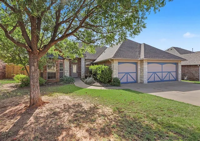 Photo 1 of Single family home for sale at 16208 Old Oak Dr, Edmond, OK 73013 | MLS# 1250761 | Listing updated on 2026-09-24