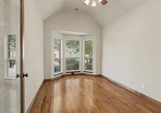 Photo 4 of Single family home for sale at 16208 Old Oak Dr, Edmond, OK 73013 | MLS# 1250761 | Listing updated on 2026-09-24