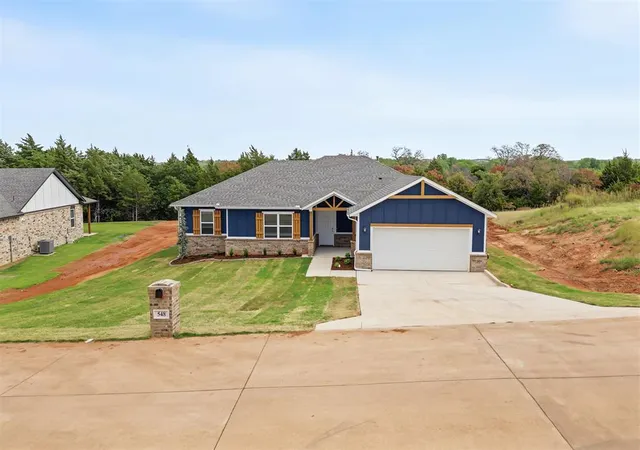 Single family home for sale at 548 Stella Trl, Guthrie, OK 73044 | MLS# 1250766