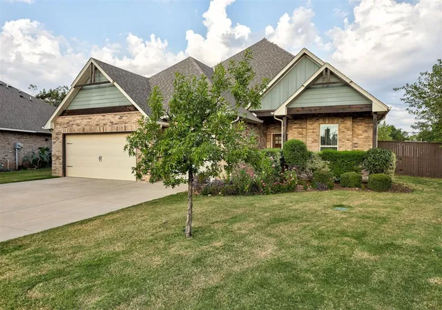Photo 2 of Single family home for sale at 2001 Hidden Prairie Ct, Edmond, OK 73013 | MLS# 1250767 | Listing updated on 2026-10-07