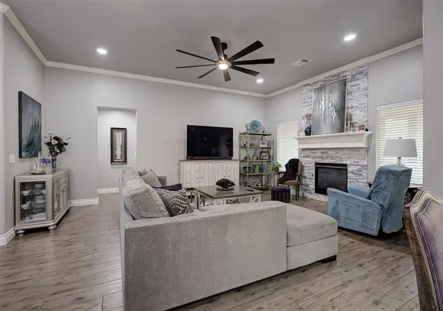 Photo 4 of Single family home for sale at 2001 Hidden Prairie Ct, Edmond, OK 73013 | MLS# 1250767 | Listing updated on 2026-10-07