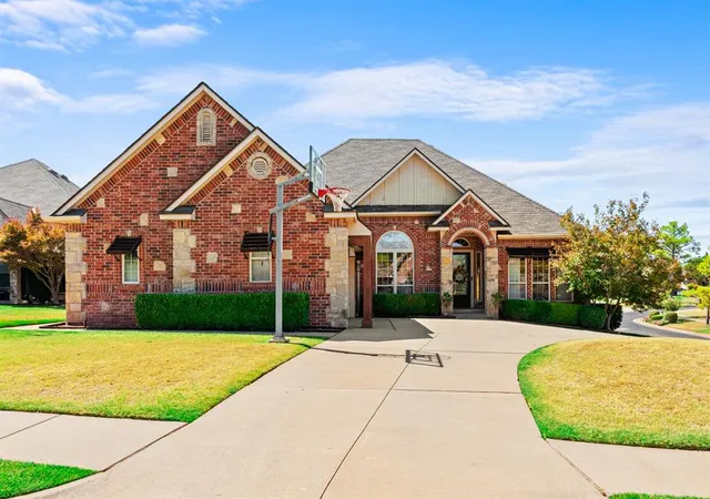 Photo 1 of Single family home for sale at 1600 Durham Ct, Edmond, OK 73013 | MLS# 1250781 | Listing updated on 2026-09-24