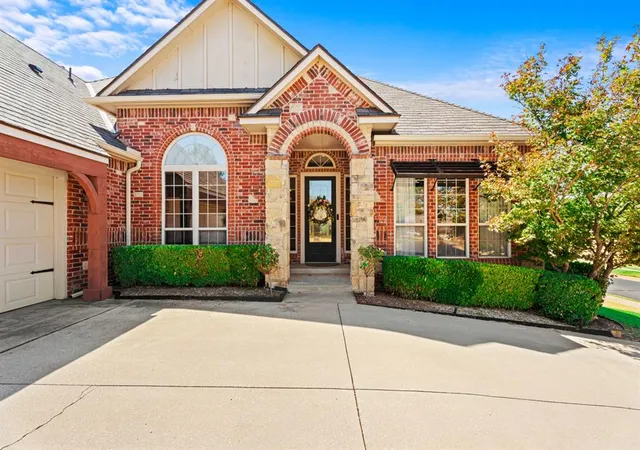 Photo 2 of Single family home for sale at 1600 Durham Ct, Edmond, OK 73013 | MLS# 1250781 | Listing updated on 2026-09-24
