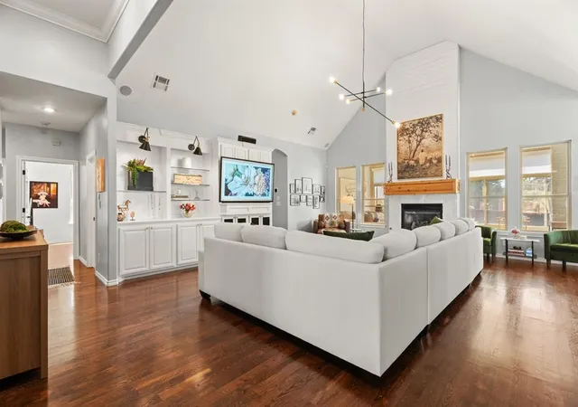 Photo 3 of Single family home for sale at 1600 Durham Ct, Edmond, OK 73013 | MLS# 1250781 | Listing updated on 2026-09-24