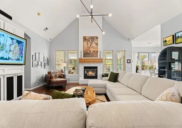 Photo 3 of Single family home for sale at 1600 Durham Ct, Edmond, OK 73013 | MLS# 1250781 | Listing updated on 2026-09-24