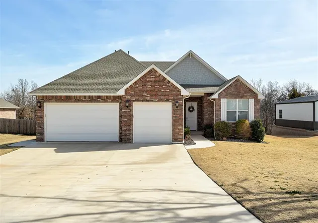 Single family home for sale at 8930 Tall Oaks Dr, Guthrie, OK 73044 | MLS# 1250782