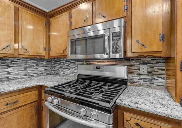 Photo 3 of Sale Pending at 240 N Bobby Mankin Dr, Choctaw, OK 73020 | MLS# 1250785 | Listing updated on 2026-10-06