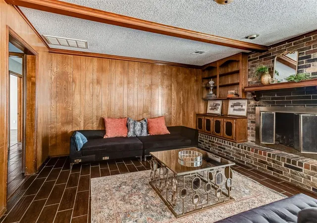 Photo 1 of Single family home for sale at 2111 Bellaire Dr, Moore, OK 73160 | MLS# 1250794 | Listing updated on 2026-09-25