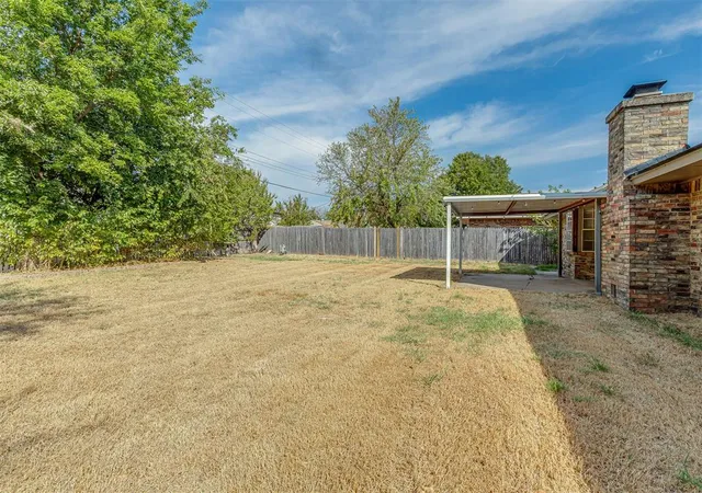 Photo 4 of Single family home for sale at 2111 Bellaire Dr, Moore, OK 73160 | MLS# 1250794 | Listing updated on 2026-09-25