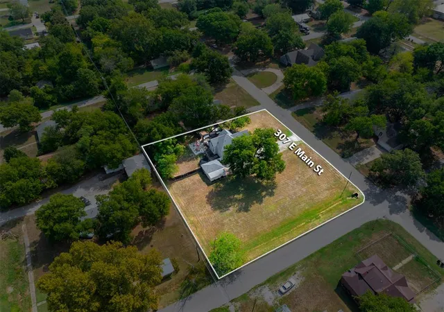 Photo 4 of Single family home for sale at 307 E Main St, Tecumseh, OK 74873 | MLS# 1250795 | Listing updated on 2026-10-06