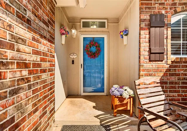 Photo 4 of Single family home for sale at 10221 Bradford Way, Yukon, OK 73099 | MLS# 1250800 | Listing updated on 2026-10-29