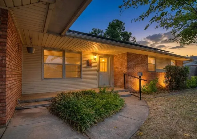 Photo 2 of Single family home for sale at 225 Mimosa Dr, Norman, OK 73069 | MLS# 1250803 | Listing updated on 2026-10-06