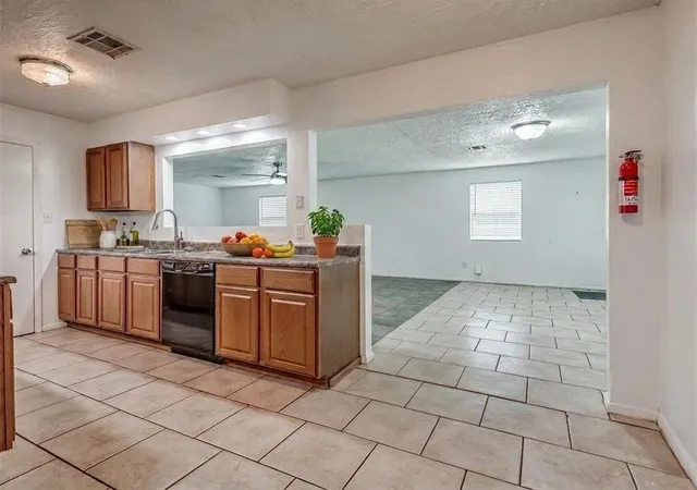 Photo 3 of Single family home for sale at 225 Mimosa Dr, Norman, OK 73069 | MLS# 1250803 | Listing updated on 2026-10-06