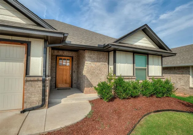 Photo 1 of Single family home for sale at 5513 Malpaso Crk Dr, Mustang, OK 73064 | MLS# 1250811 | Listing updated on 2026-09-25