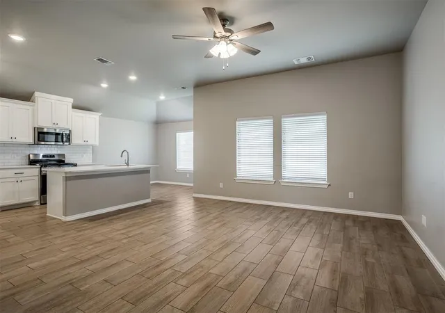 Photo 2 of Single family home for sale at 5513 Malpaso Crk Dr, Mustang, OK 73064 | MLS# 1250811 | Listing updated on 2026-09-25