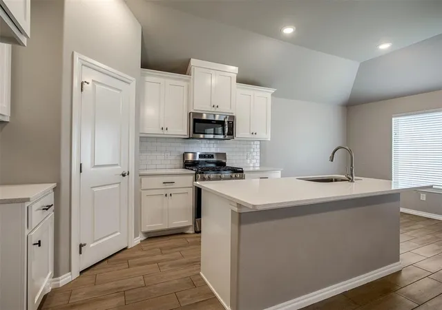 Photo 4 of Single family home for sale at 5513 Malpaso Crk Dr, Mustang, OK 73064 | MLS# 1250811 | Listing updated on 2026-09-25