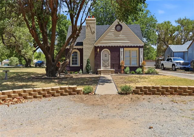 Single family home for sale at 214 N Broadway Ave, Hobart, OK 73651 | MLS# 1250815