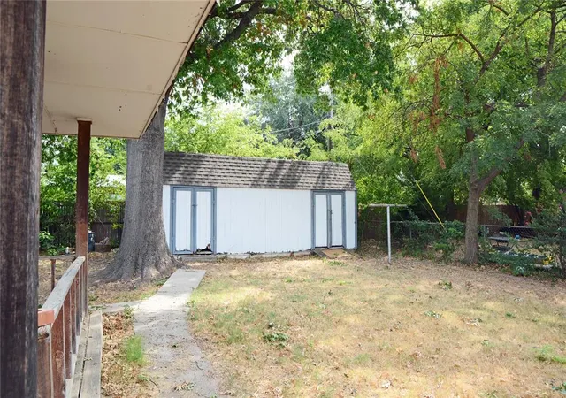 Photo 4 of Single family home for sale at 4720 NW 15th Street, Oklahoma City, OK 73127 | MLS# 1250817 | Listing updated on 2026-09-27