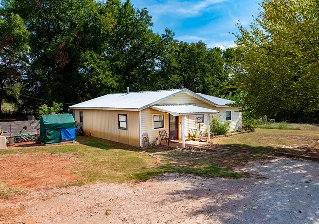 Single family home for sale at 23515 US Hwy 177, Tecumseh, OK 74873 | MLS# 1250818