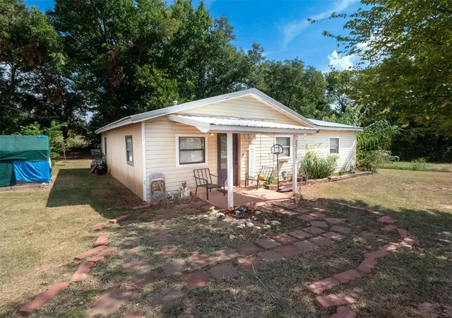 Photo 3 of Single family home for sale at 23515 Us Hwy 177, Tecumseh, OK 74873 | MLS# 1250818 | Listing updated on 2026-09-24
