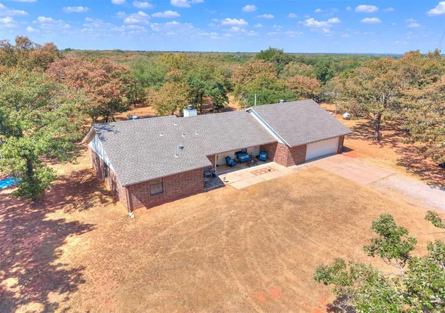 Photo 3 of Single family home for sale at 2600 80th Avenue, Norman, OK 73026 | MLS# 1250829 | Listing updated on 2026-10-05