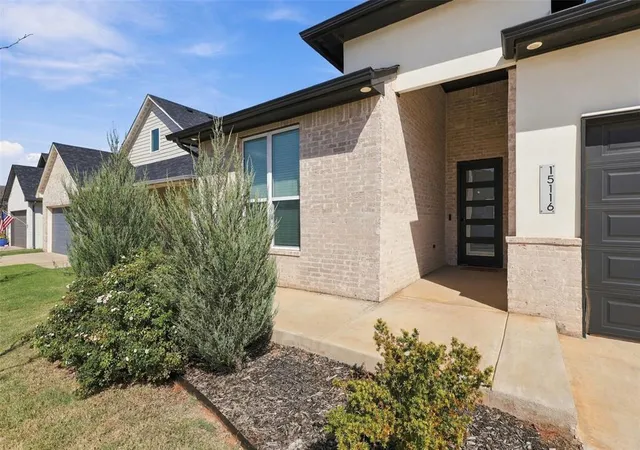 Photo 3 of Single family home for sale at 15116 Jasper Ct, Edmond, OK 73013 | MLS# 1250831 | Listing updated on 2026-09-26