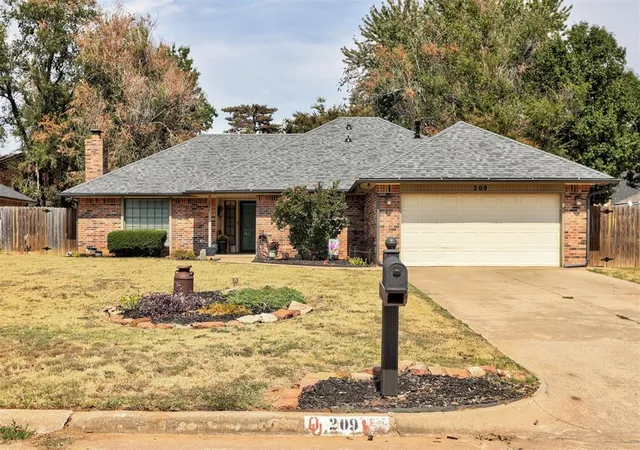 Single family home for sale at 209 SE 30th Street, Moore, OK 73160 | MLS# 1250844