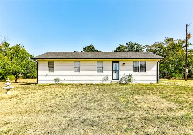 Photo 1 of Single family home for sale at 333212 E 1070 Road, Mc Loud, OK 74851 | MLS# 1250847 | Listing updated on 2026-09-27