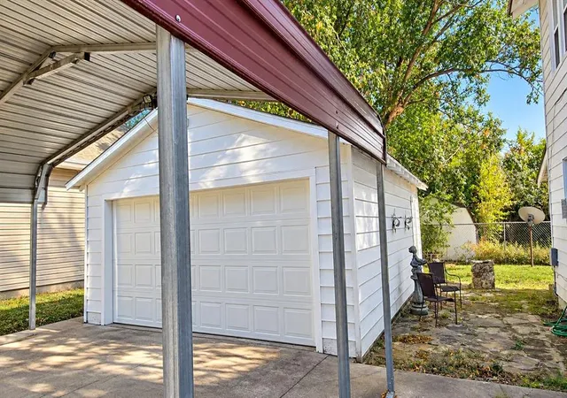 Photo 4 of Single family home for sale at 601 N Burgess St, Holdenville, OK 74848 | MLS# 1250857 | Listing updated on 2026-09-25