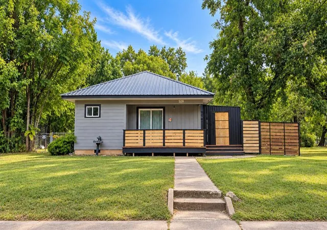 Photo 1 of Single family home for sale at 509 N Taylor Ave, Wynnewood, OK 73098 | MLS# 1250867 | Listing updated on 2026-09-26