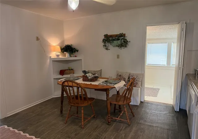 Photo 4 of Single family home for sale at 412 E Grand St, Wetumka, OK 74883 | MLS# 1250870 | Listing updated on 2026-10-08