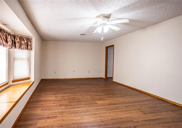 Photo 3 of Single family home for sale at 820 N Market St, Cordell, OK 73632 | MLS# 1250876 | Listing updated on 2026-09-26
