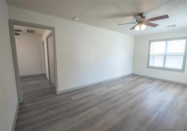 Photo 3 of Sale Pending at 305 W Rickenbacker Dr, Oklahoma City, OK 73110 | MLS# 1250882 | Listing updated on 2026-09-29