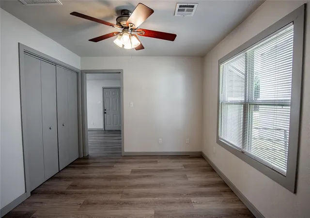 Photo 4 of Sale Pending at 305 W Rickenbacker Dr, Oklahoma City, OK 73110 | MLS# 1250882 | Listing updated on 2026-09-29