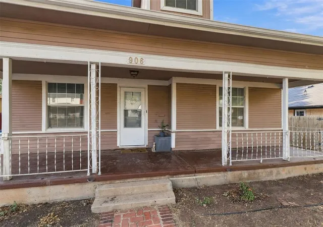 Photo 2 of Single family home for sale at 906 S Barker Ave, El Reno, OK 73036 | MLS# 1250885 | Listing updated on 2026-10-07