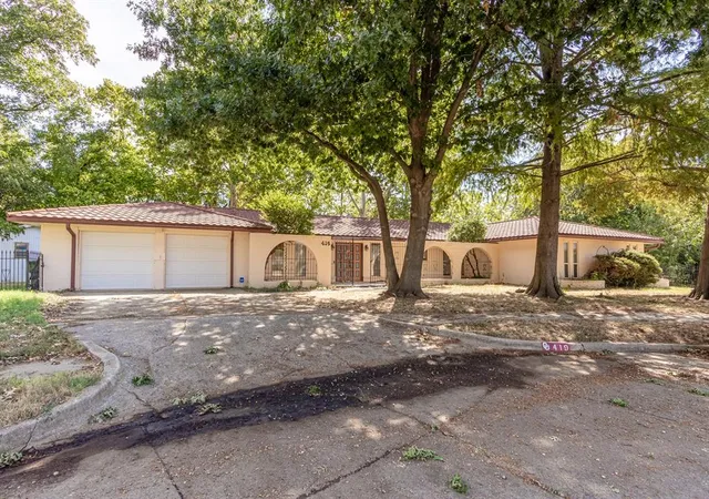 Photo 1 of Single family home for sale at 419 George L Cross Ct, Norman, OK 73069 | MLS# 1250892 | Listing updated on 2026-09-27