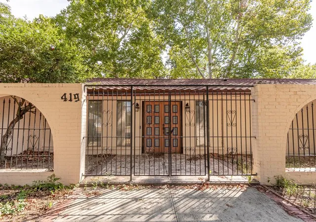 Photo 4 of Single family home for sale at 419 George L Cross Ct, Norman, OK 73069 | MLS# 1250892 | Listing updated on 2026-09-27