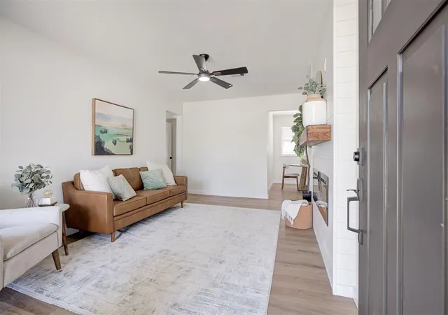 Photo 3 of Single family home for sale at 212 SW 32nd Street, Moore, OK 73160 | MLS# 1250894 | Listing updated on 2026-09-25