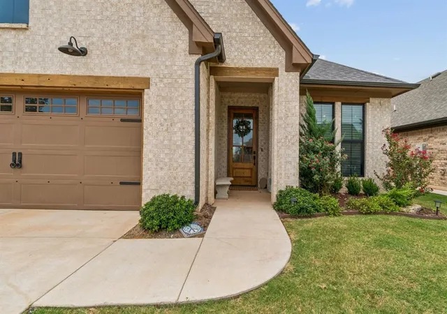 Photo 3 of Single family home for sale at 16217 Blackberry Farm Rd, Edmond, OK 73013 | MLS# 1250895 | Listing updated on 2026-10-07